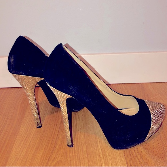 Steve Madden | Black/Gold Heals | Size 7.5 - Picture 2 of 8